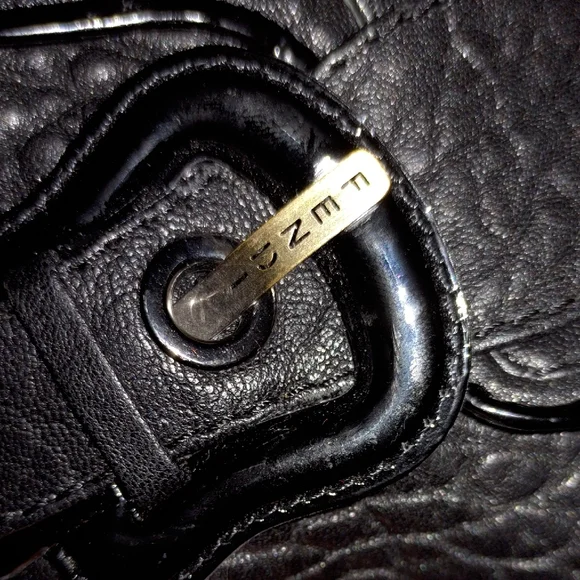 Fendi Black Crocodile Leather Heeled Boots - Picture 2 of 6